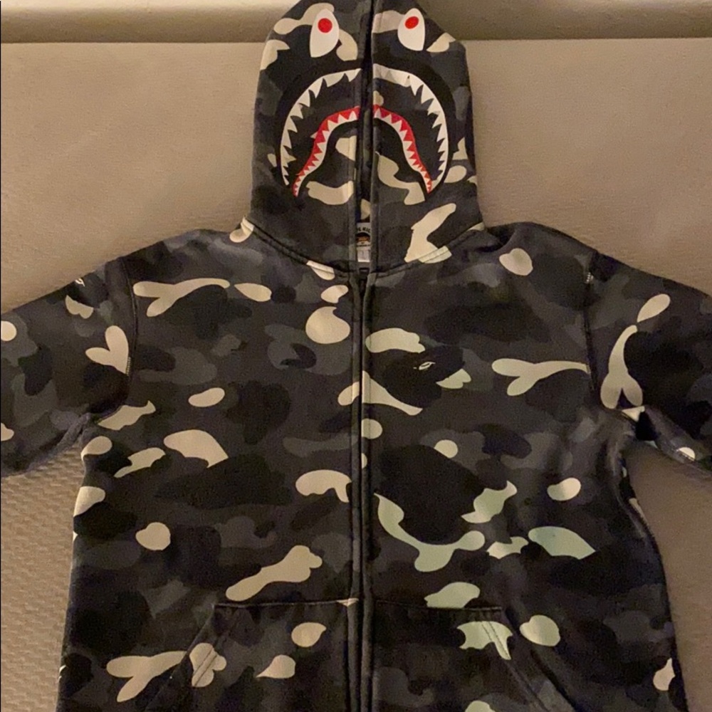 A BATHING APE SHARK HOODIE CITY CAMO